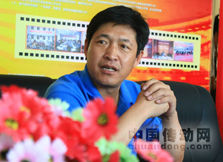 青海鹽湖集團副總裁、化工分公司總經理李浩放與媒體團座談