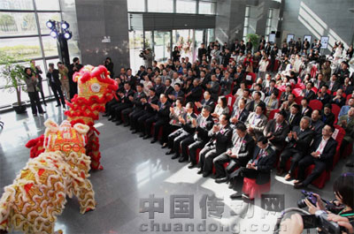 臺達上海運營中心暨研發(fā)大樓開幕典禮，祥獅獻瑞表演，全場兩百位賓客鼓掌叫好