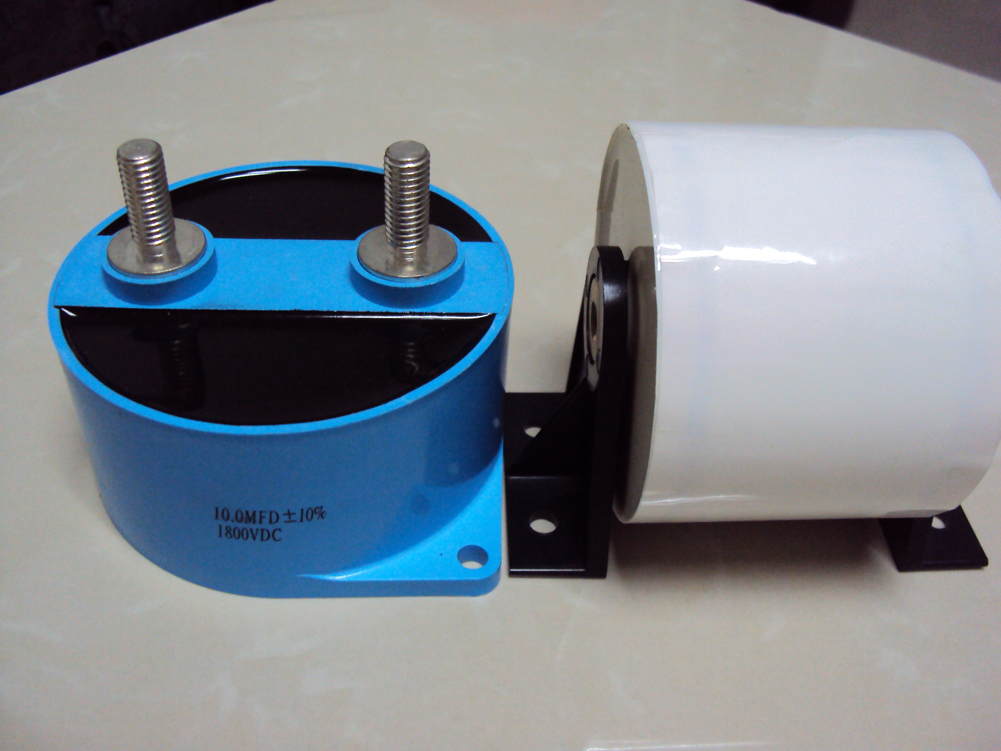普隆電子 風(fēng)能發(fā)電機(jī)組濾波電容器