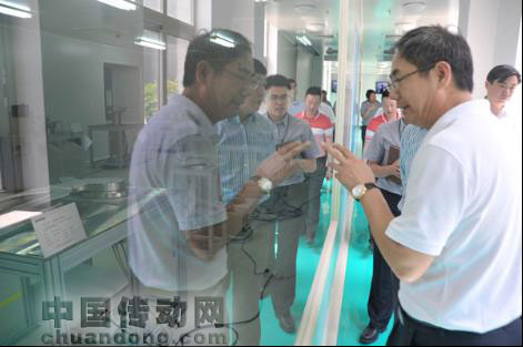 上海市副市長艾寶俊一行蒞臨新松公司視察指導(dǎo)